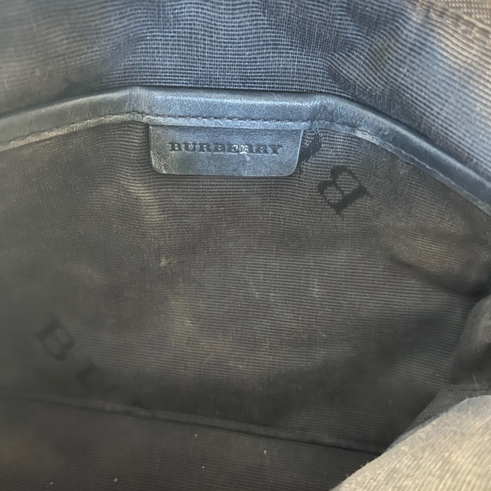 COPY - Black nylon Burberry makeup bag